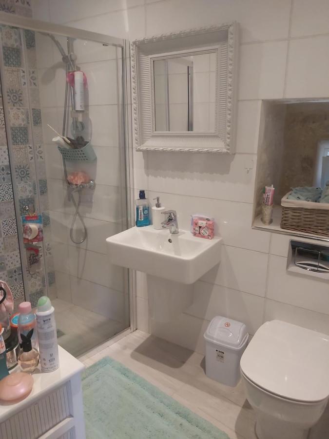 One Bedroom Apartment Qormi エクステリア 写真